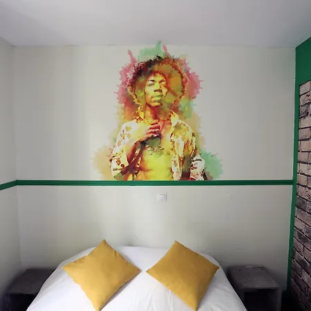 Absolute Republique Otel 2*