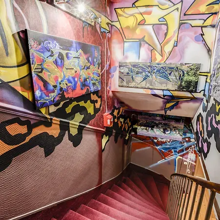 巴黎共和广场绝对酒店 酒店 2*