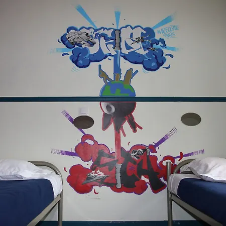 巴黎共和广场绝对酒店 2*