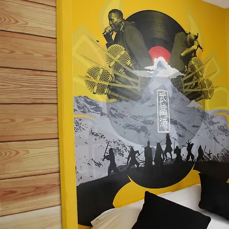 Absolute République Hotel