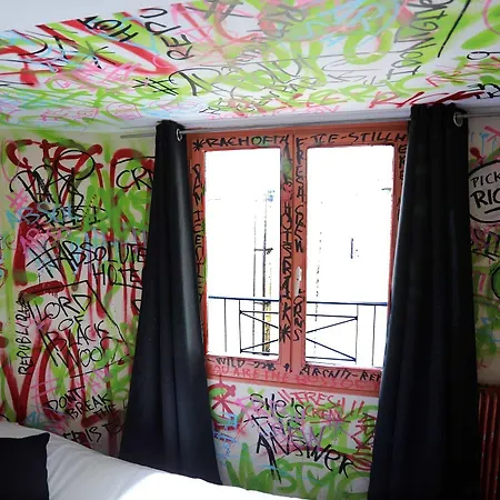 Absolute Republique Otel 2*