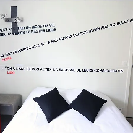 Absolute Republique Paris