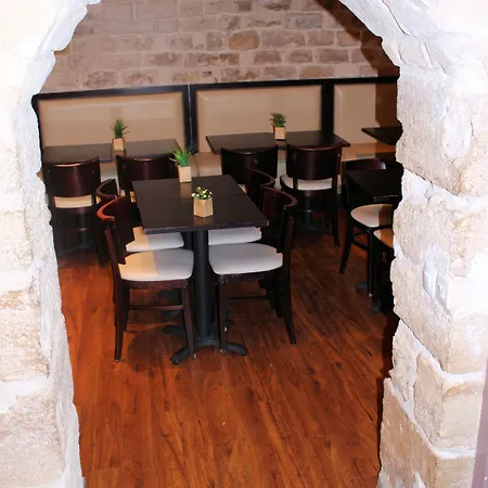 酒店 巴黎共和广场绝对酒店