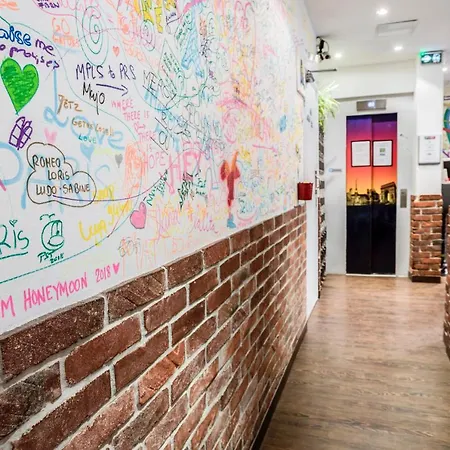 酒店 巴黎共和广场绝对酒店 2*