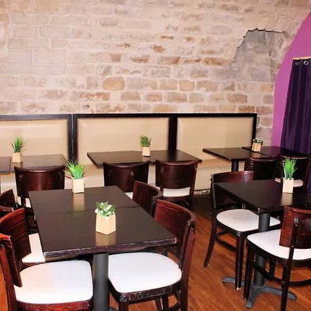 Absolute Republique 2* Paris