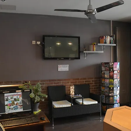 巴黎共和广场绝对酒店 酒店 巴黎