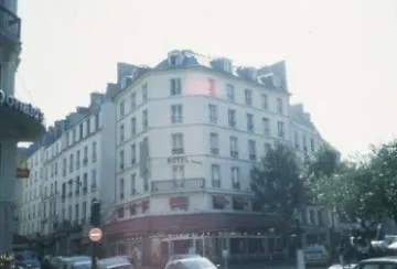 Otel Absolute Republique Paris
