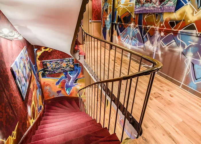 Absolute République Hotel