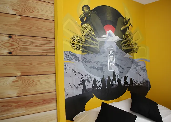 Absolute République Hotel