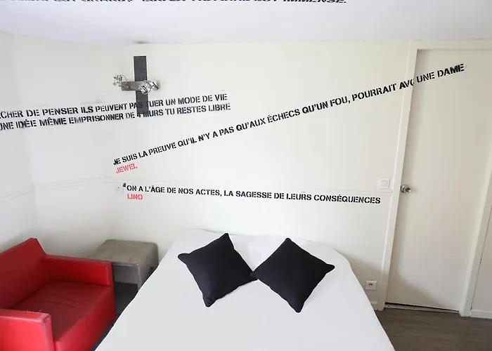 Absolute Republique Hotel Paris