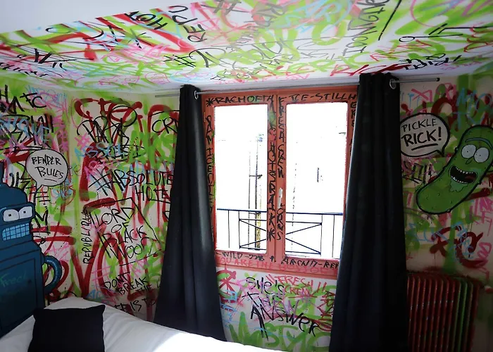 Absolute Republique Hotel 2*