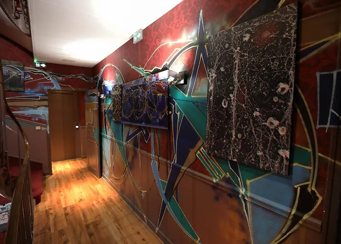 Absolute République Hotel