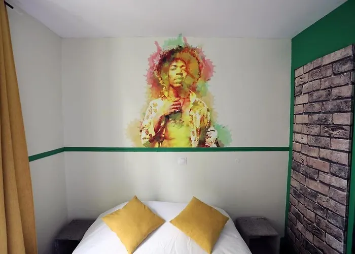 Hotel Absolute Republique Paris