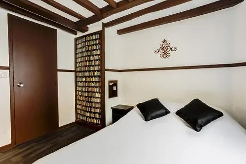 Hotel Absolute Republique 2*