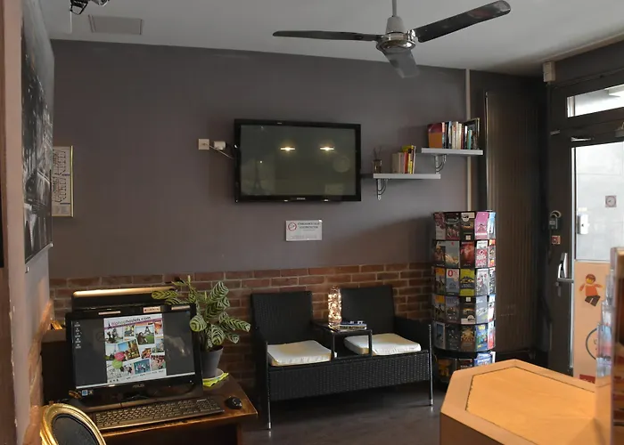 Absolute Republique Hotel Paris