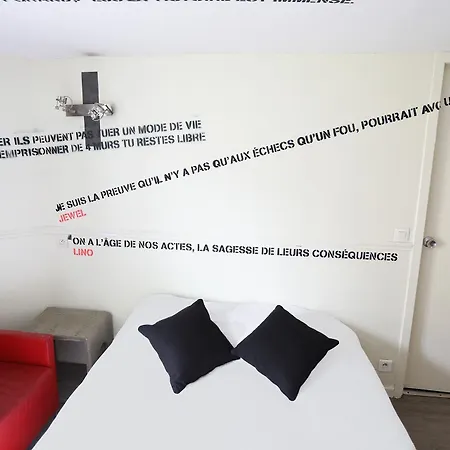 Absolute Republique Otel Paris