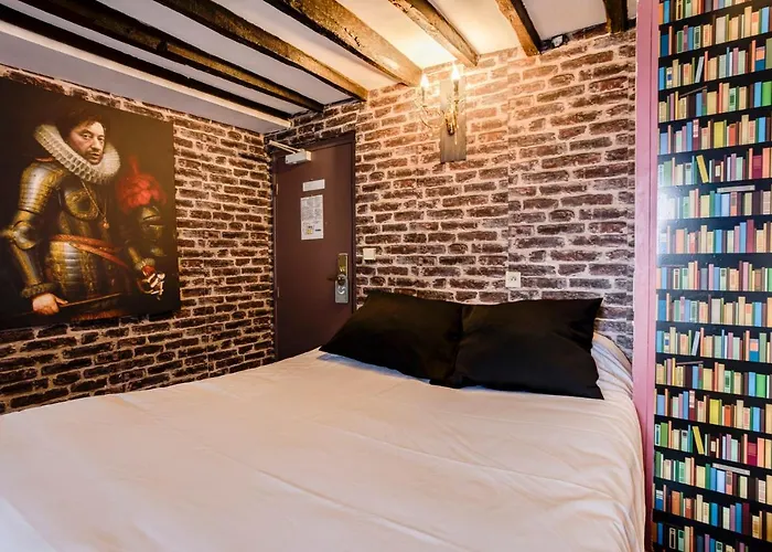 Absolute Republique 2* Párizs