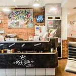 Absolute Republique Hotel