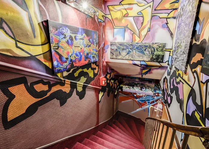 Absolute Republique Hotell 2*