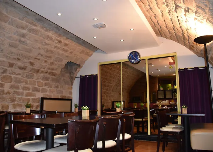 Hotell Absolute Republique 2*